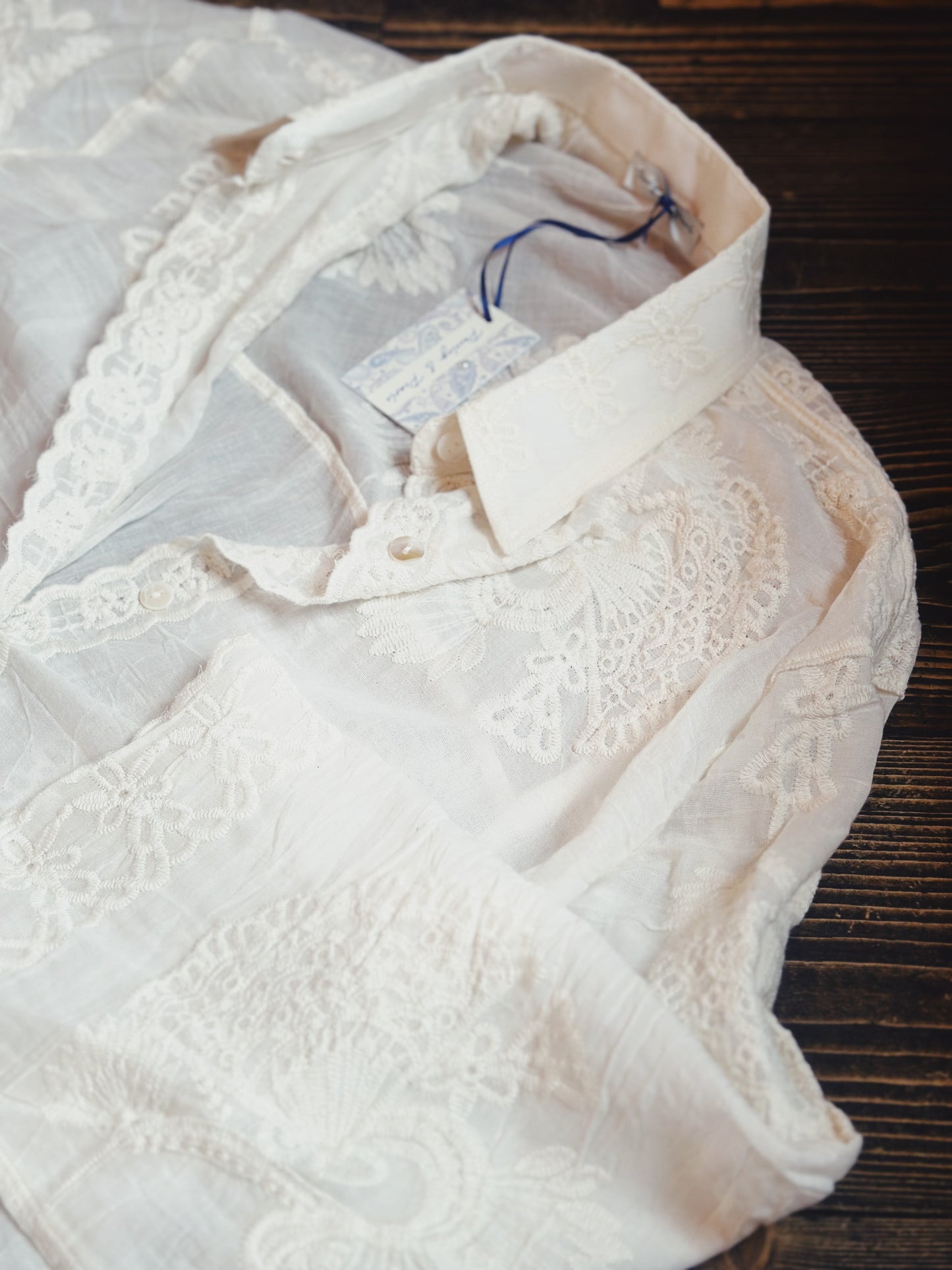 Appliqué Cream Shirt